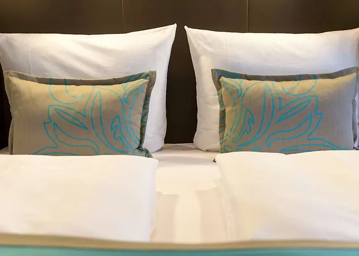One Am Michel Hotel 3*